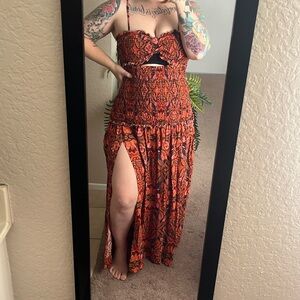 Size medium never warn maxi dress